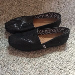 Black sparkly toms